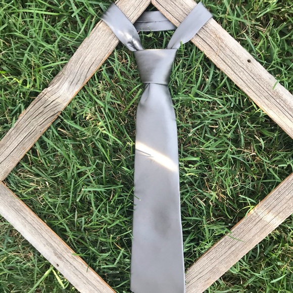 Machado Silver Tie - Picture 2 of 4